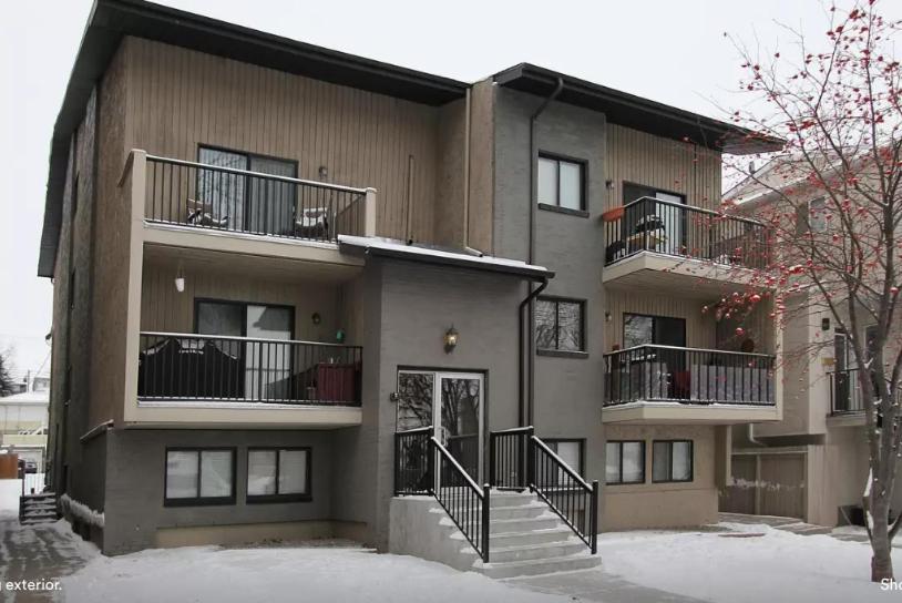 Cozy 2-Bedroom Condo Near Downtown, With Laundry, Parking, Balcony Calgary Bagian luar foto